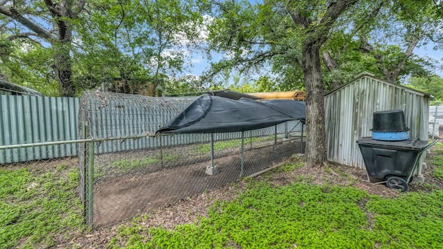 1007 SE 24th St, Mineral Wells, TX 76067 - view of yard featuring an outdoor structure