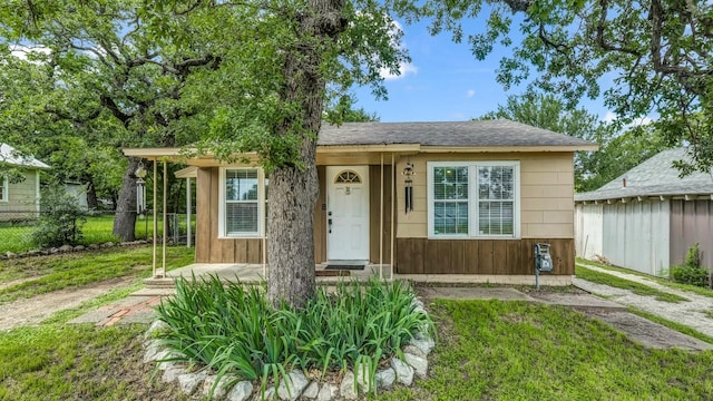 1007 SE 24th St, Mineral Wells, TX 76067 - view of bungalow-style house