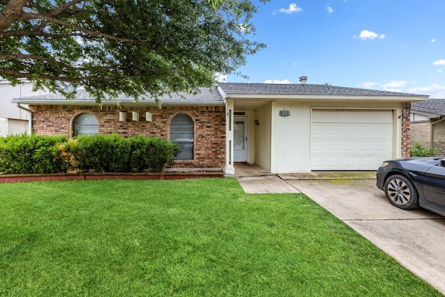 544 Cumberland Dr, Allen, TX 75002 - single story home featuring driveway, an attached garage, a front lawn, roof with shingles, and brick siding