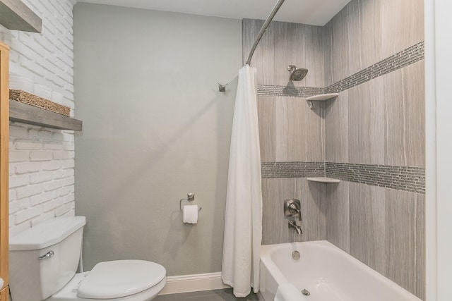 200 Sabine Creek Rd, Royse City, TX 75189 - full bath with toilet, shower / bathtub combination with curtain, and baseboards