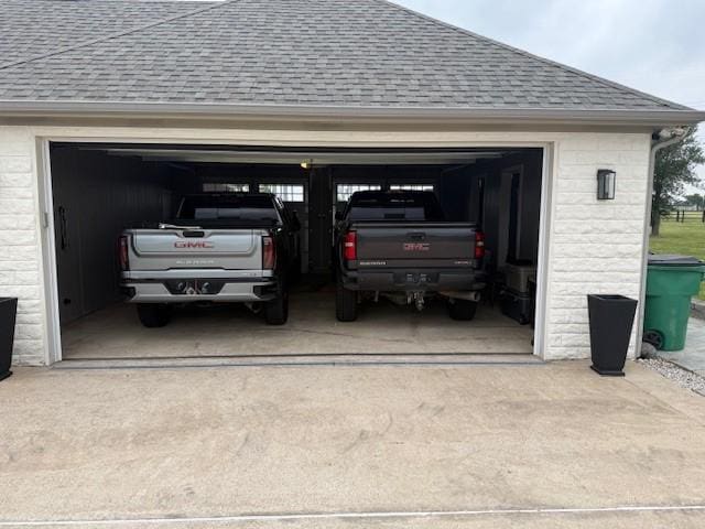 200 Sabine Creek Rd, Royse City, TX 75189 - garage featuring driveway