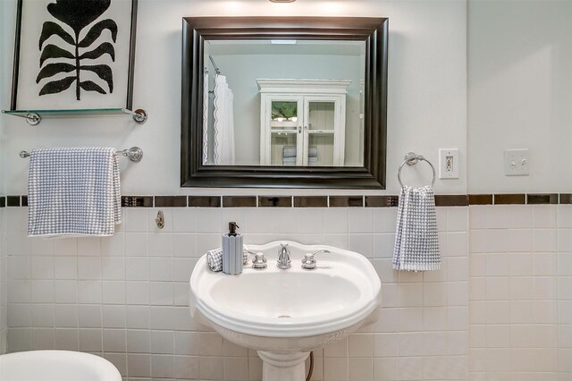 3201 Lamesa Pl, Fort Worth, TX 76109 - full bath with a sink