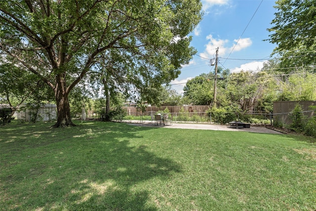 3008 Albany Dr, Mesquite, TX 75150 - view of yard with a patio area