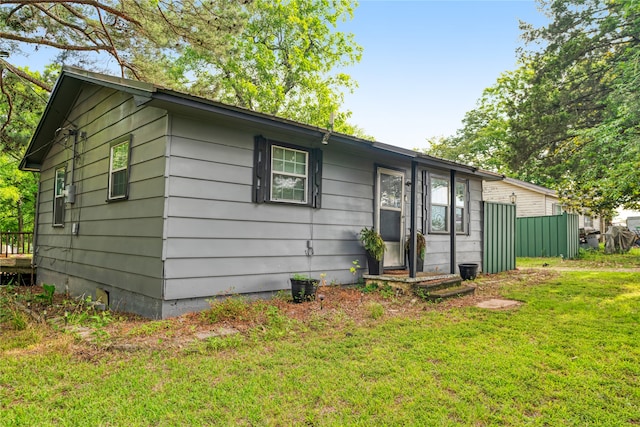 5990 Lamar Rd, Reno, TX 75462 - ranch-style house featuring a front yard and crawl space