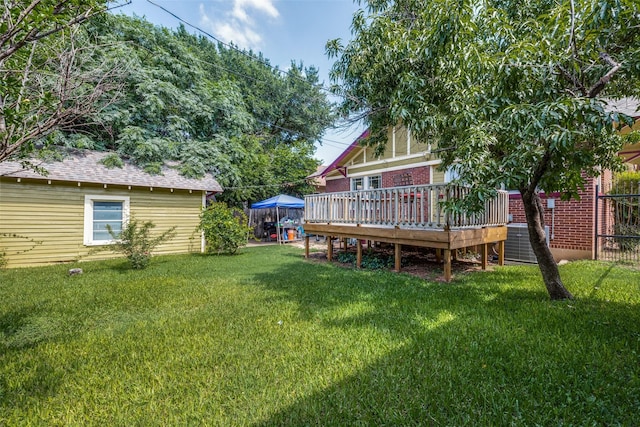 2220 Mistletoe Blvd, Fort Worth, TX 76110 - view of yard with a deck