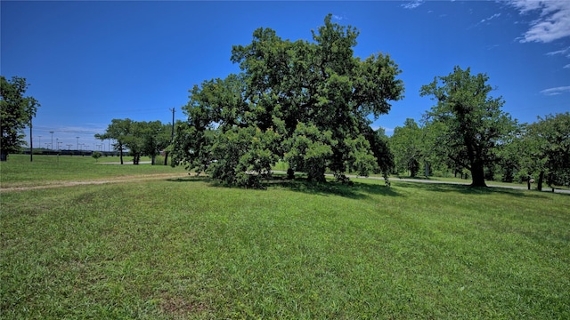604 S Mill St, Bowie, TX 76230