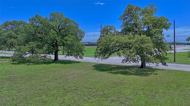 604 S Mill St, Bowie, TX 76230