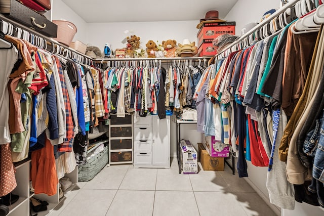 3350 Margay Run, Crandall, TX 75114 - walk in closet featuring tile patterned floors