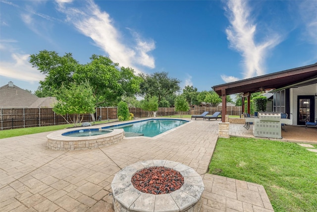 24 Shady Dale Ln, Rockwall, TX 75032 - view of pool featuring a patio area, a ceiling fan, and a pool with connected hot tub