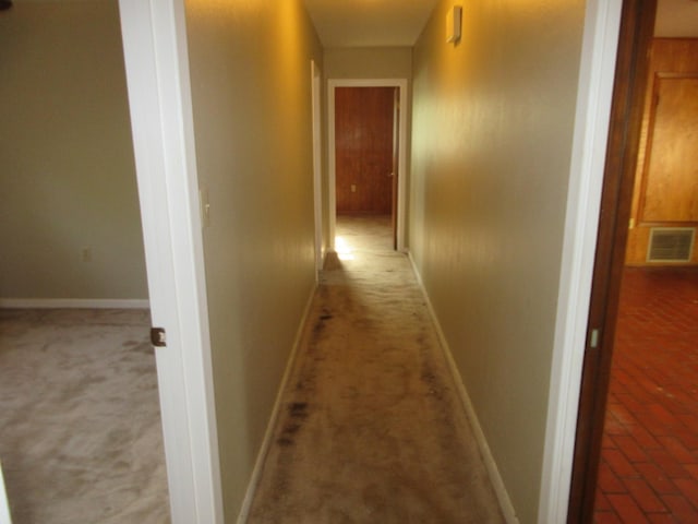 611 W 4th St, Homer, LA 71040 - corridor featuring carpet flooring and baseboards