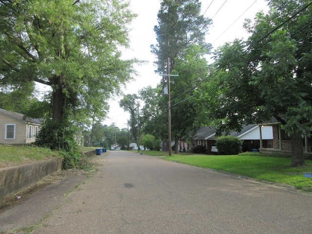 611 W 4th St, Homer, LA 71040 - view of asphalt road