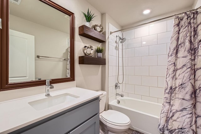 1225 Elmwood Dr, Cedar Hill, TX 75104 - bathroom featuring toilet, shower / tub combo with curtain, vanity, and recessed lighting