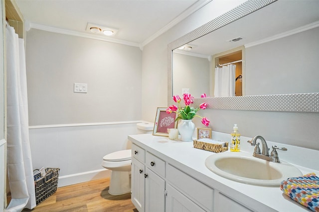 7208 Maranatha Ct, Colleyville, TX 76034 - bathroom featuring toilet, crown molding, wood finished floors, vanity, and a shower with curtain