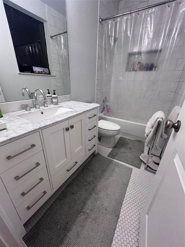 5701 Pantheon Ct, Plano, TX 75024 - bathroom with toilet, shower / bath combo with shower curtain, and vanity