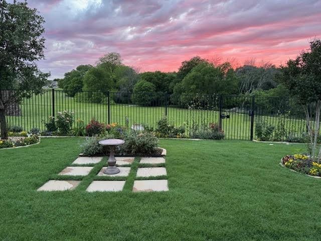 1316 Heather Ln, Little Elm, TX 75068 - view of yard