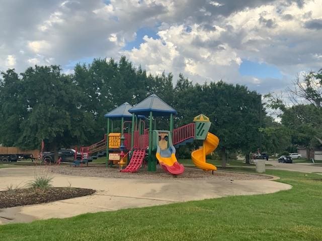 1316 Heather Ln, Little Elm, TX 75068 - community play area featuring a yard