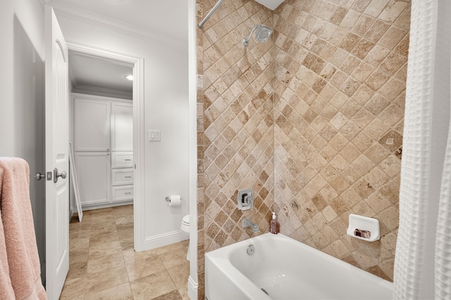 5507 W Amherst Ave, Dallas, TX 75209 - full bathroom featuring crown molding, shower / bath combo, toilet, and baseboards