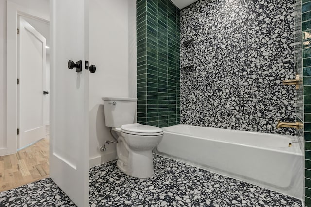 4216 Rickover Dr, Dallas, TX 75244 - full bath featuring toilet and shower / washtub combination