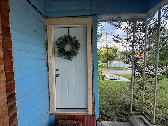 1206 Walnut St, Greenville, TX 75401 - entrance to property