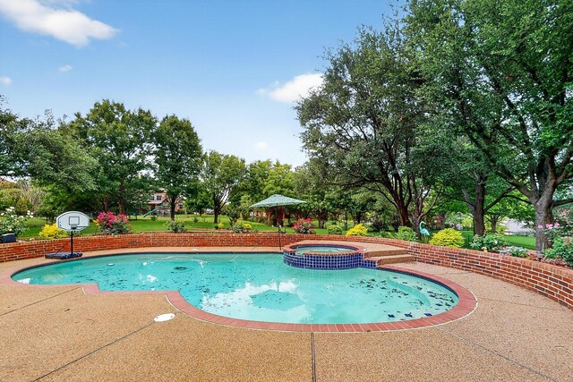 4700 Scoter Ln, Mckinney, TX 75072 - view of pool with a pool with connected hot tub and a patio area