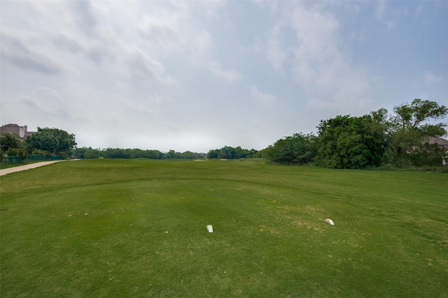 2673 April Sound Ln, Frisco, TX 75033 - surrounding community featuring view of golf course and a yard