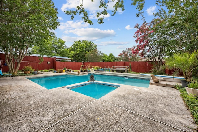 907 Green Terrace Ln, Duncanville, TX 75137 - view of pool featuring a fenced backyard, a patio, and a diving board