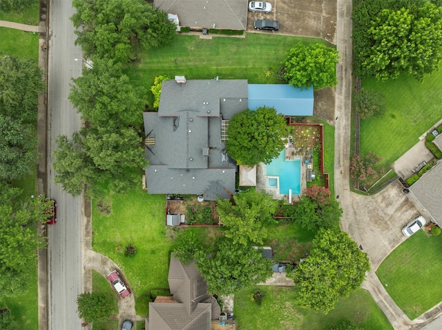 907 Green Terrace Ln, Duncanville, TX 75137 - bird's eye view of a pool