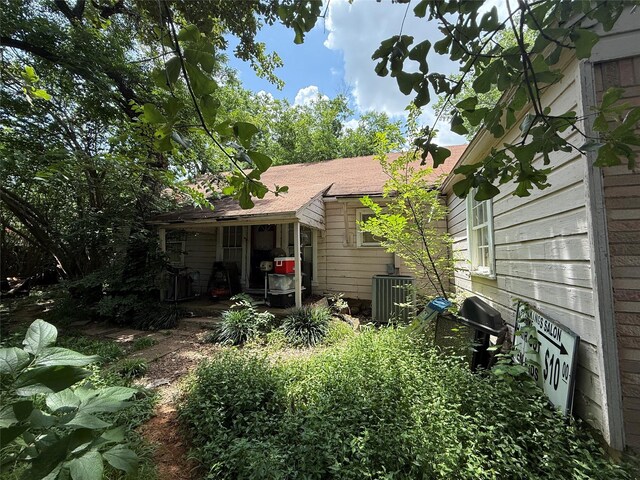 608 W 8th St, Irving, TX 75060 - view of asphalt street