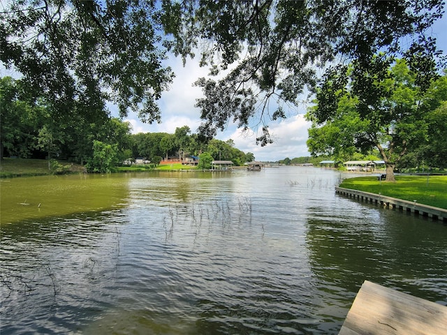 180 Arrowhead Way, Mabank, TX 75156