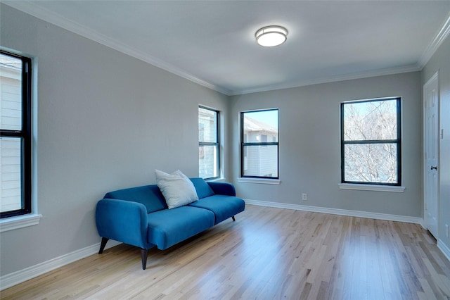 3710 Binkley Ave, University Park, TX 75205 - sitting room featuring light wood-style floors, healthy amount of natural light, baseboards, and ornamental molding