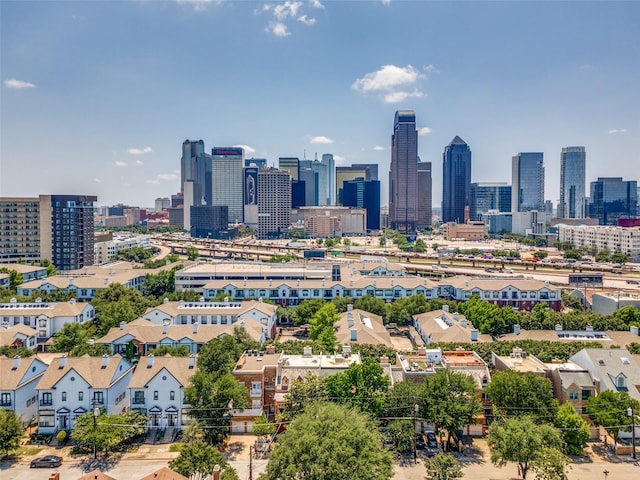 905 Liberty St, Dallas, TX 75204 - skyline view