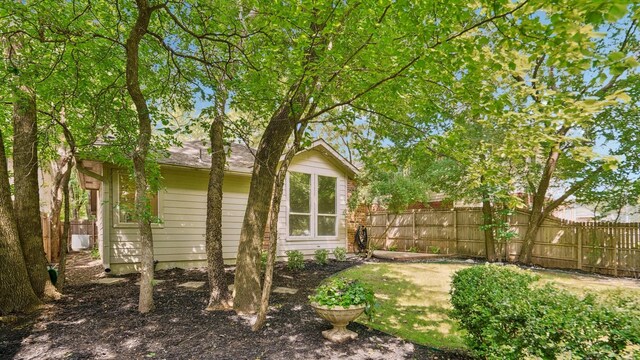 713 N Jordan Rd, Mckinney, TX 75071 - view of side of property