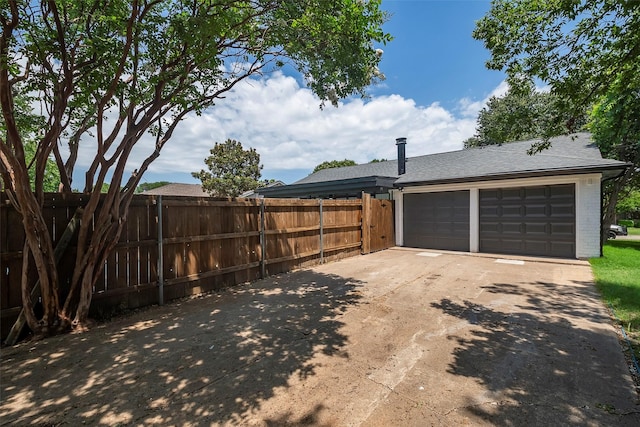 1112 Seabrook Dr, Plano, TX 75023 - garage with concrete driveway