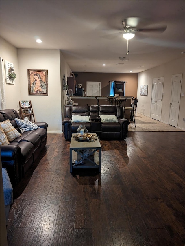 2715 Britton Ave, Dallas, TX 75216 - living area featuring hardwood / wood-style floors, a ceiling fan, recessed lighting, and baseboards