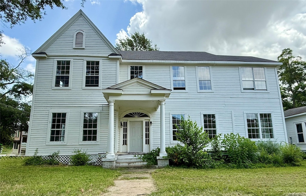 1703 Highland Ave, Shreveport, LA 71101 - view of front of house with a front yard
