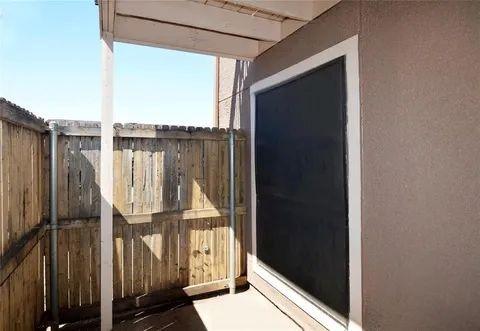 5502 Boca Raton Blvd Unit 329, Fort Worth, TX 76112 - view of patio / terrace