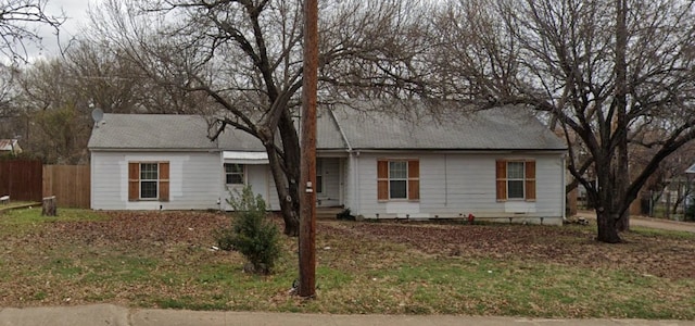 814 S Irving Heights Dr, Irving, TX 75060 - view of ranch-style home