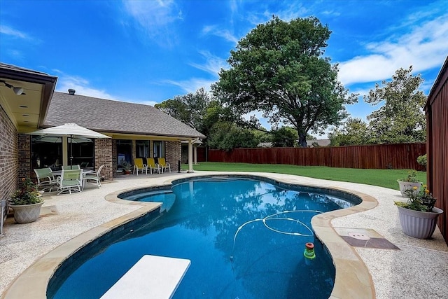 3108 Landershire Ln, Plano, TX 75023 - view of swimming pool featuring a patio area, a diving board, and outdoor dining area