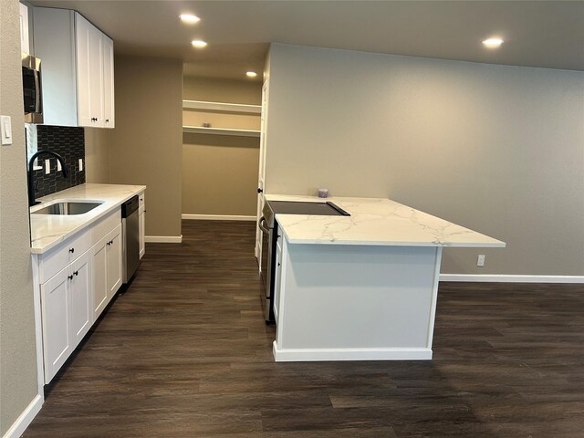 3837 Burning Tree Ln, Garland, TX 75042 - kitchen featuring stainless steel electric range oven, baseboards, dark wood-style floors, and recessed lighting