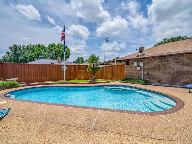 3606 Andrea Ln, Rowlett, TX 75088 - view of swimming pool featuring a pool with connected hot tub