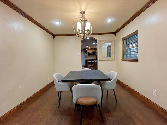 1635 W Pentagon Pkwy, Dallas, TX 75224 - dining area featuring a chandelier, ornamental molding, wood finished floors, baseboards, and recessed lighting