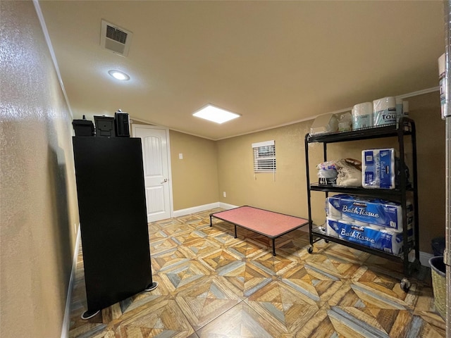 1635 W Pentagon Pkwy, Dallas, TX 75224 - game room with vaulted ceiling, baseboards, and recessed lighting