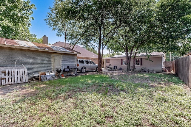 2226 Varsity Dr, Grand Prairie, TX 75051 - view of yard