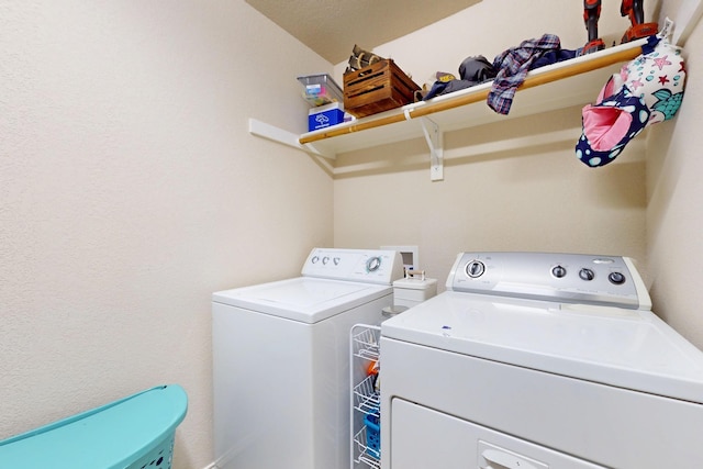 337 Grace Cir, Hurst, TX 76053 - laundry area featuring washing machine and dryer