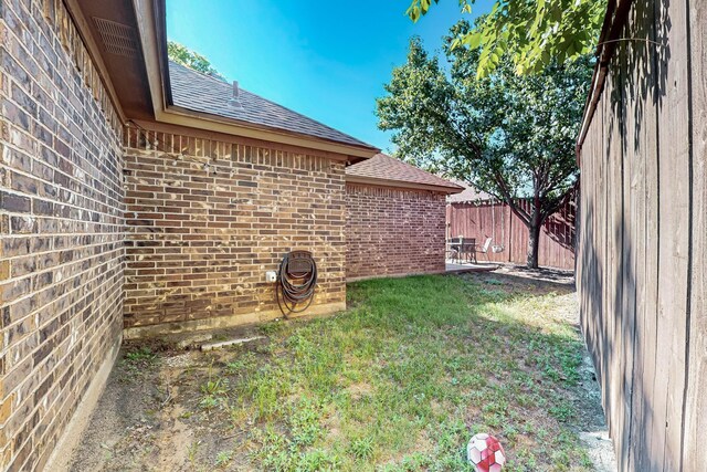 337 Grace Cir, Hurst, TX 76053 - view of yard