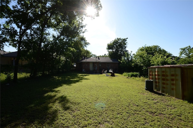 4413 Merida Ave, Fort Worth, TX 76115 - view of grassy yard