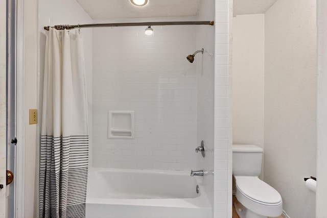 2521 La Vida Pl, Plano, TX 75023 - bathroom featuring shower / tub combo with curtain and toilet