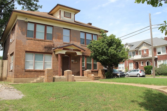 1130 Kings Hwy, Dallas, TX 75208 - american foursquare style home with brick siding and a front lawn