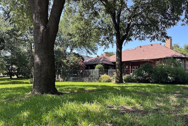 2308 Aberdeen Bnd, Carrollton, TX 75007 - view of yard