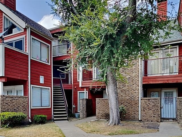 9839 Walnut St Unit T 206, Dallas, TX 75243 - view of property featuring stairway